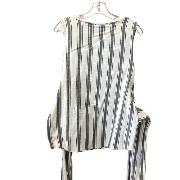 WHO WHAT WEAR / NWOT/WOMEN'S STRIPED SLEEVELESS TIE WRAP BUTTON-UP SHIRT/ M - Picture 4 of 12